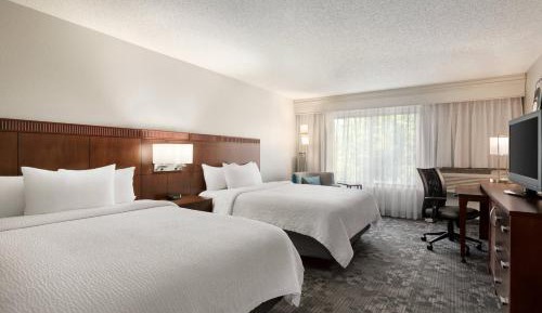 Queen Guest Room with Two Queen Beds