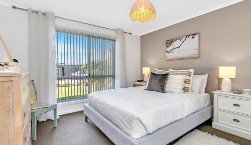 Apartment With Shared Bathroom