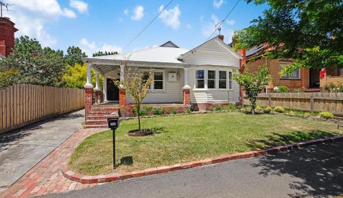 Three-Bedroom Holiday Home 