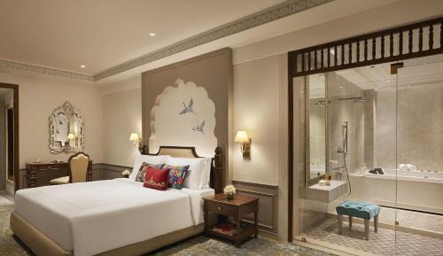 Deluxe Family Room with Indoor Jacuzzi - Enjoy 20% on all hotel services,90 mins SPA at the cost of 60 mins, 4 pints of beer on arrival,4 Pcs of laundry, 1+1 on selected beverages at Sheesh Mahal (12PM-6PM), Complimentary Evening Hi Tea