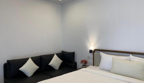 Deluxe Double Room (2 Adults + 1 Child)