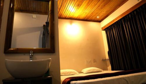 Deluxe Double or Twin Room with Garden View