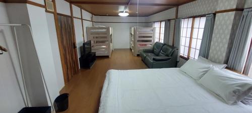 Family Room with Mountain View