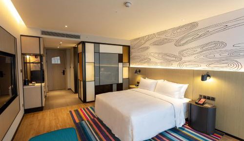 Aloft King Suite