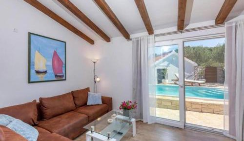 Three-Bedroom Vacation Home 