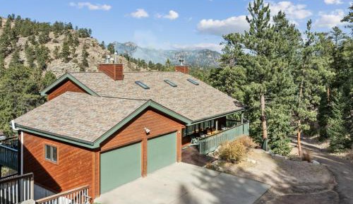 Four-Bedroom Holiday Home