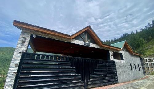 Three-Bedroom Holiday Home 