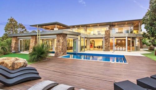 Seven-Bedroom House