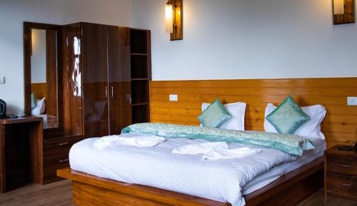 Junior Suite with Mountain View