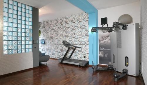 Deluxe One-Bedroom Apartment with City View