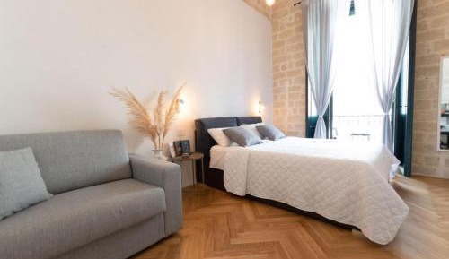 Deluxe Double Room with Side Sea View