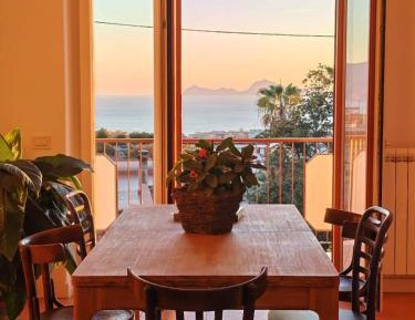 Deluxe Double Room with Balcony and Sea View