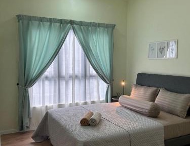 Three-Bedroom Apartment with Balcony