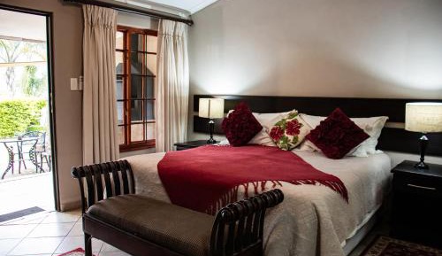 Apartment with Mountain View