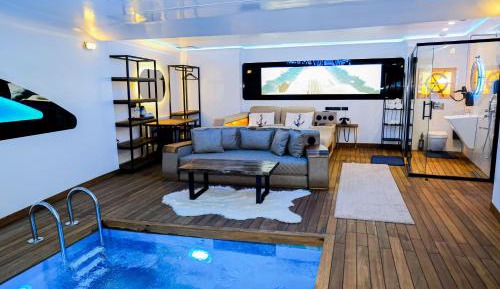 Suite with Private Pool
