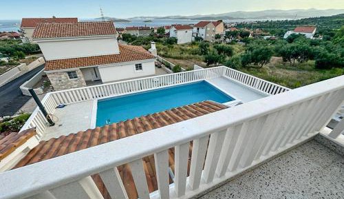 Three-Bedroom Vacation Home 