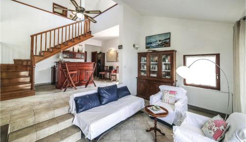 Five-Bedroom Holiday Home