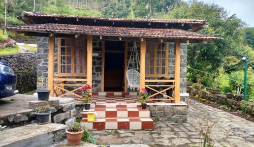 Queen Room with Garden View