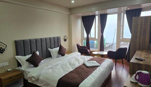 Triple Room with Mountain View