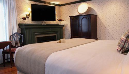 Classic Room, Massawippi Pavilion, Courtyard Side