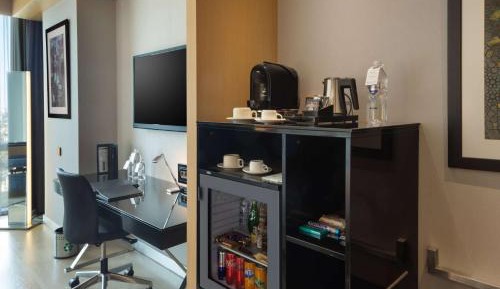 Executive Room King Bed with City View