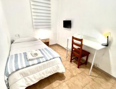 Single Room with Shared Bathroom