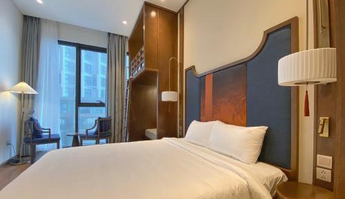 Family Room with Side Sea View