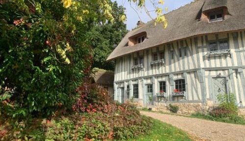 One-Bedroom Apartment with Garden