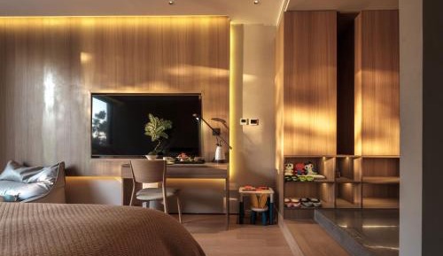 Deluxe Double Room with Side Sea View