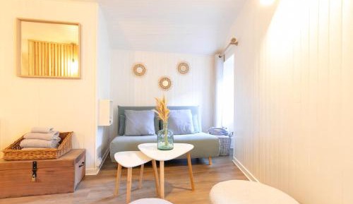 One-Bedroom Apartment - Non-Smoking