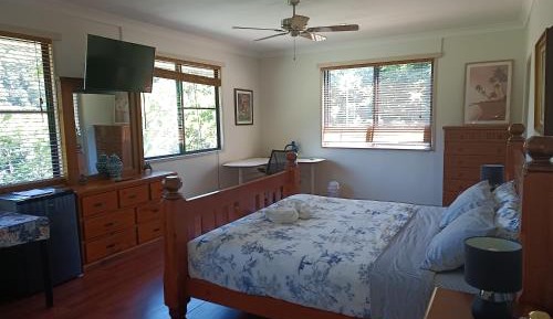 Apartment with Mountain View