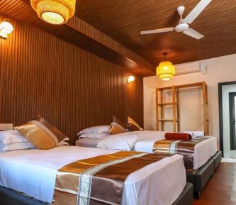 Family Room with Garden View