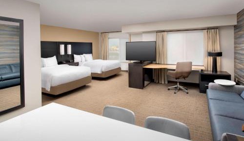 Studio, 2 Queen, Sofa bed