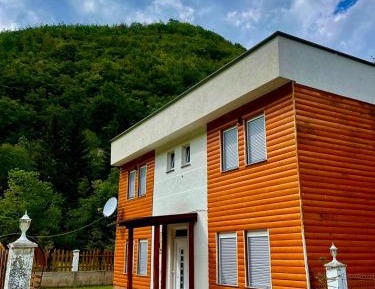 Three-Bedroom Superior Apartment