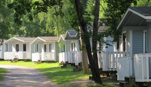 Cottage with Shared Bathroom (4 Adults)