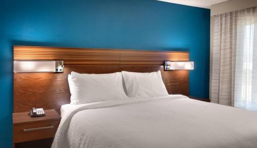 1 Bedroom Suite, 1 King, Sofa bed