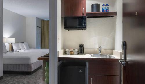 One-Bedroom Suite with Two Double Beds