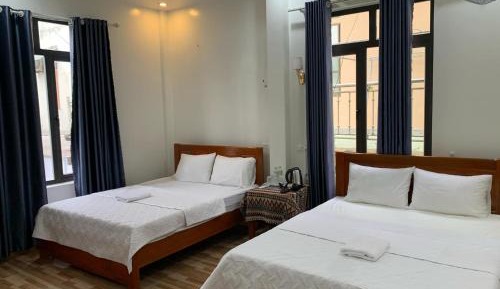 Family Room with Mountain View