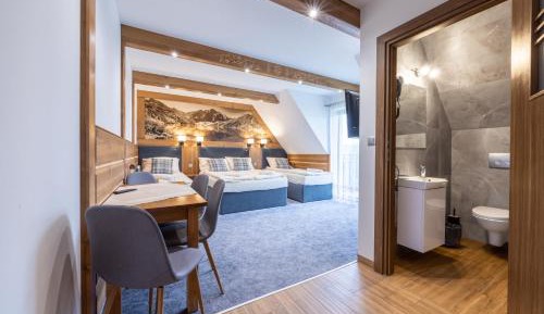 Quadruple Room with Mountain View