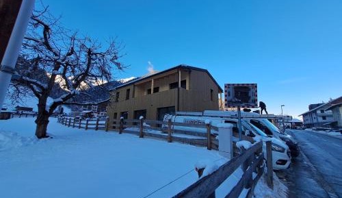 Three-Bedroom Apartment with Balcony