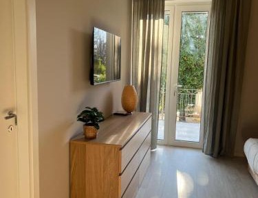 Two-Bedroom Deluxe Apartment with Garden View