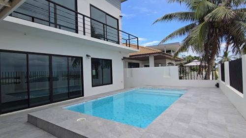 Deluxe Double Room with Balcony and Sea View