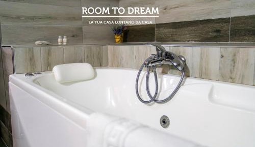 King Room with Spa Bath