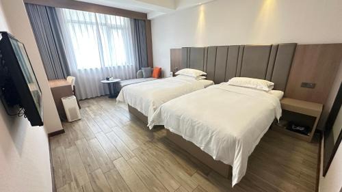 Twin Room with Shower