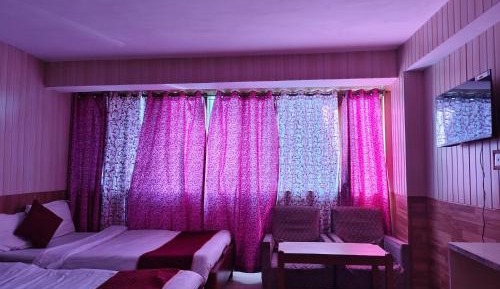 Twin Room with Mountain View