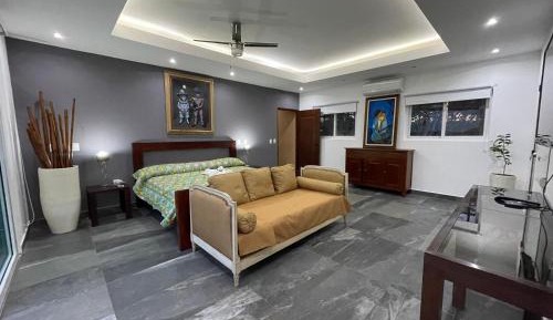 King Suite with Pool View