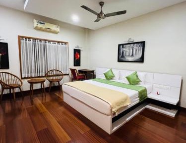 Deluxe Room (2 Adults + 1 Child)