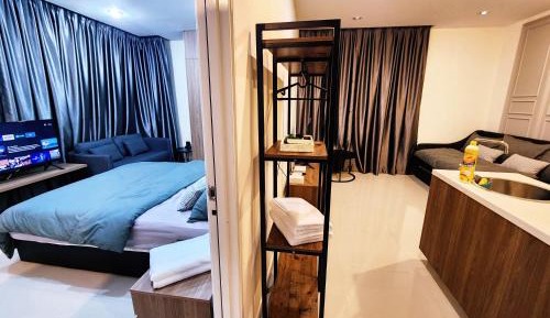 One-Bedroom Apartment