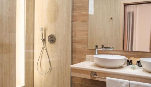 Modernized Deluxe Studio with Terrace (renovated)