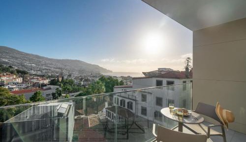 One-Bedroom Apartment with Balcony